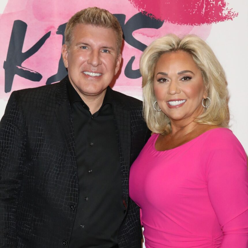 Todd Chrisley, La vita di Julie Chrisley dal rilascio in prigione 1 anno fa