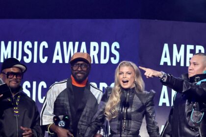 Fergie e Black Eyed Peas si riuniscono per la vittoria della migliore canzone del passato