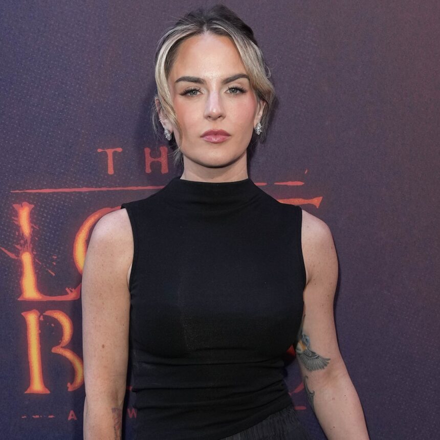 JoJo reagisce all'orario di chiusura degli scacchi prima delle prove di Broadway