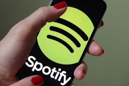 Perché Spotify ha cambiato il proprio logo in una palla da discoteca? Il rinnovamento spiegato: la vita di Hollywood