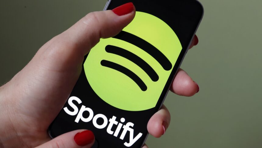 Perché Spotify ha cambiato il proprio logo in una palla da discoteca? Il rinnovamento spiegato: la vita di Hollywood