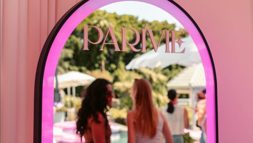 Paris Hilton’s Coachella Beauty Secret: The Smart Mirror You Need to Know About