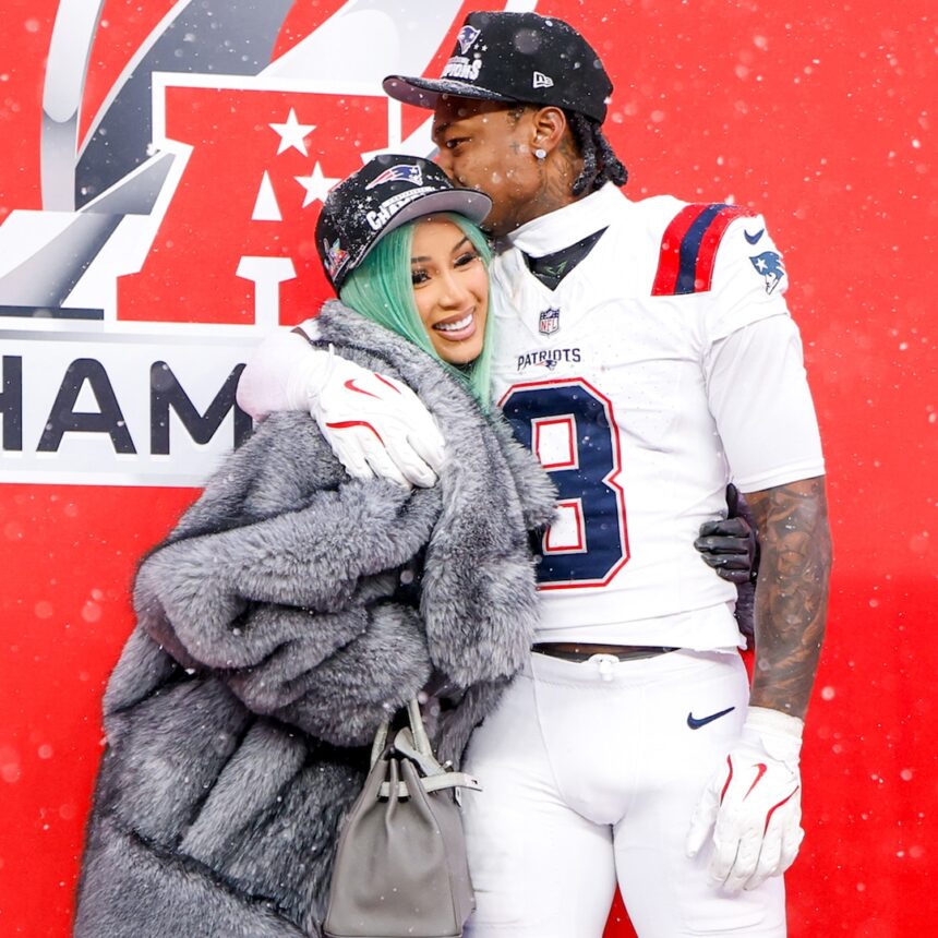 Cardi B e Stefon Diggs si riuniscono all'evento per la festa della mamma