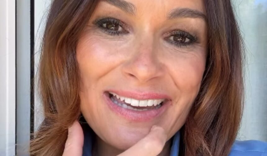 ''Di quei 16 persi ne ho ripresi 6'': Alena Seredova parla dei chili che ha rimesso su dopo la dieta e svela il suo percorso - Gossip.it