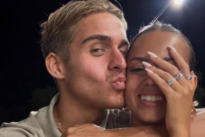 ''L’anno più bello della mia vita'': Davide Bonolis e Martina Dotti festeggiamo il primo anniversario da coppia, ecco cosa le ha regalato lui - Gossip.it