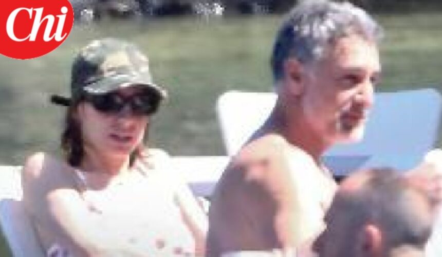 Raoul Bova porta Beatrice Arnera al lago: con i due anche i figli di lui, Alessandro e Francesco, foto - Gossip.it