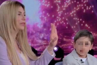''Mi è crollato tutto'': Paola Caruso commossa in tv col figlio Michele svela come l’ha cambiata il GF Vip - Gossip.it