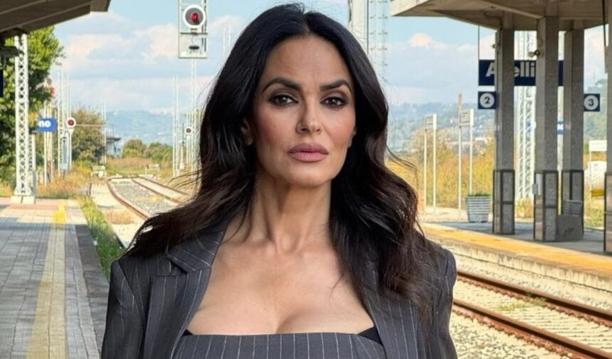 ''Avrei voluto tanti bambini'': Maria Grazia Cucinotta svela di essere andata in menopausa a soli 32 anni - Gossip.it