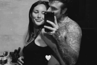 Fedez e Giulia Honegger innamoratissimi: nuova foto a due col pancione di lei lievitato, guarda - Gossip.it