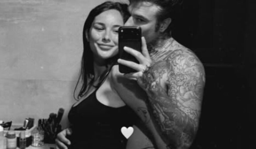 Fedez e Giulia Honegger innamoratissimi: nuova foto a due col pancione di lei lievitato, guarda - Gossip.it