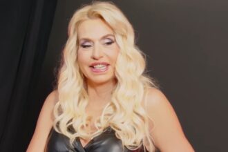 ''Mi masturbo tutti i giorni'': Valeria Marini si svela senza tabù sui temi legati alla sua sessualità - Gossip.it