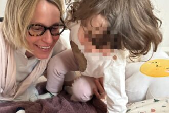 ''Tutte le madri criticate...'': Federica Pellegrini pubblica nuove foto con le figlie e parla di genitorialità - Gossip.it
