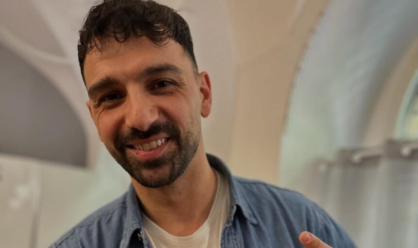 ''Preferivo tenerla fuori'': Raimondo Todaro parla della fidanzata dopo il GF Vip e commenta il bacio dell’ex con Sacchetta - Gossip.it