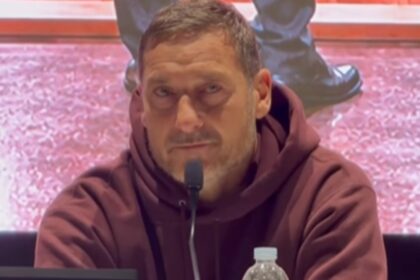 “Ha vinto perché è vera”: Francesco Totti commenta la vittoria a Pechino Express 2026 della figlia Chanel, lei a Cannes sfila da diva - Gossip.it