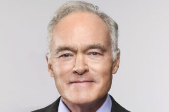 Perché Scott Pelley è stato licenziato da "60 Minutes"? Quello che sappiamo: la vita di Hollywood