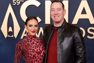 La moglie di Kyle Busch, Samantha Busch, scrive un tributo alla festa del papà dopo la sua morte