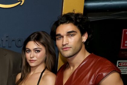 Mika Abdalla e Josh Heuston di Off Campus scatenano voci romantiche a Parigi