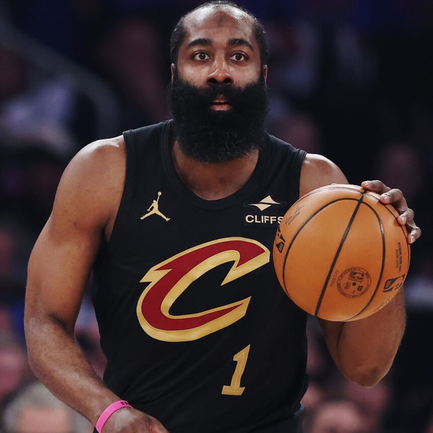 James Harden arrestato, accusato di porto illegale di armi a Houston