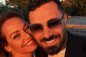 ''Sembra il figlio'': Sonia Bruganelli travolta dal commento velenoso per il selfie col compagno Angelo Madonia, la replica - Gossip.it