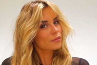 ''Ho imparato a darmi una carezza'': Elenoire Casalegno svela come ha festeggiato i 50 anni con una festa a sorpresa - Gossip.it