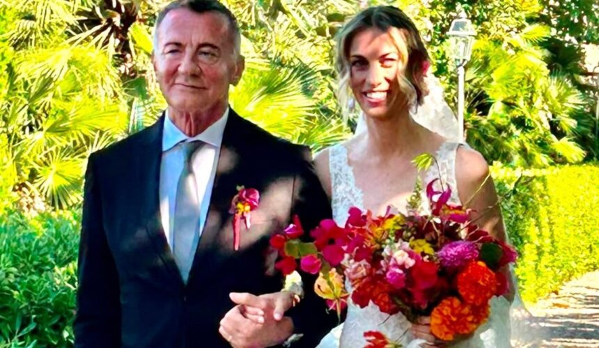 La figlia di Michele Cucuzza, Matilde, si sposa: il papà 73enne fiero l’accompagna all’altare e commuove tutti, guarda - Gossip.it