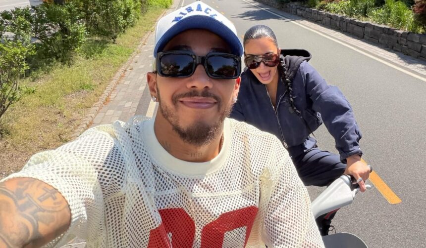 Kim Kardashian e Lewis Hamilton escono allo scoperto: arriva il selfie insieme della coppia, guarda - Gossip.it