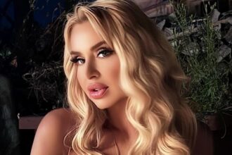 ''Adotterò un bambino'': Valeria Marini a 59 anni svela il suo sogno e in tv parla della sua dieta - Gossip.it