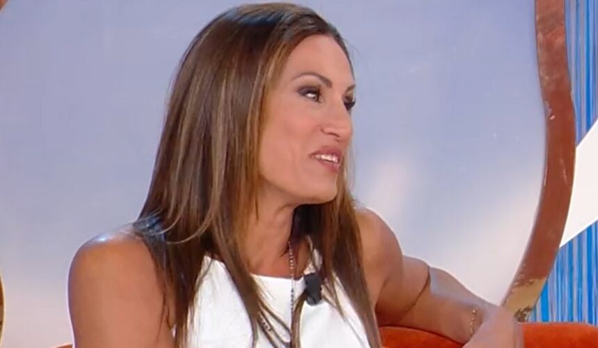 ''Ho dei rimpianti'': Annalisa Minetti torna sulla separazione da Michele Panzarino, da cui ha avuto la figlia Elena - Gossip.it