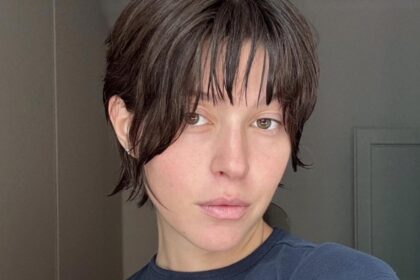''Ti stanno da Dio'': Natalia Paragoni, dopo la diagnosi di cancro, accorcia ancora di più i capelli, guarda il look - Gossip.it