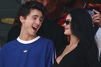 Kylie Jenner e Timothée Chalamet mostrano il PDA alla finale della Coppa del Mondo 2026