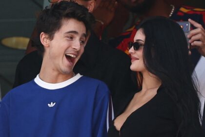 Kylie Jenner e Timothée Chalamet mostrano il PDA alla finale della Coppa del Mondo 2026