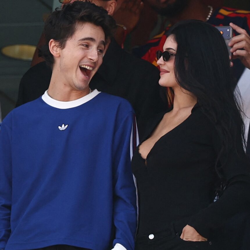 Kylie Jenner e Timothée Chalamet mostrano il PDA alla finale della Coppa del Mondo 2026
