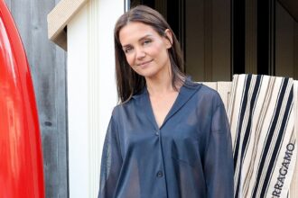 Katie Holmes e Jason Bard Yarmosky fanno la prima apparizione come coppia