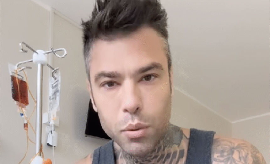 “Mi hanno salvato la vita. Di nuovo”: Fedez dopo il ricovero in ospedale dice grazie ai sei sconosciuti che hanno donato il sangue - Gossip.it