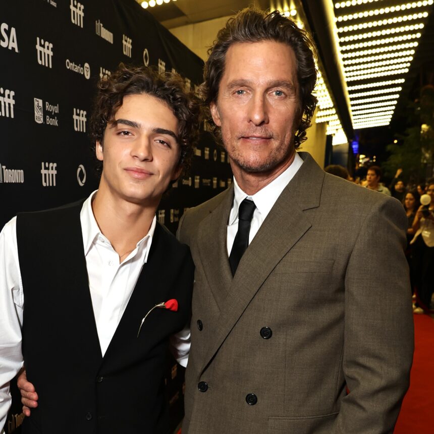 Il figlio di Matthew McConaughey, Levi, festeggia il 18° compleanno con una foto