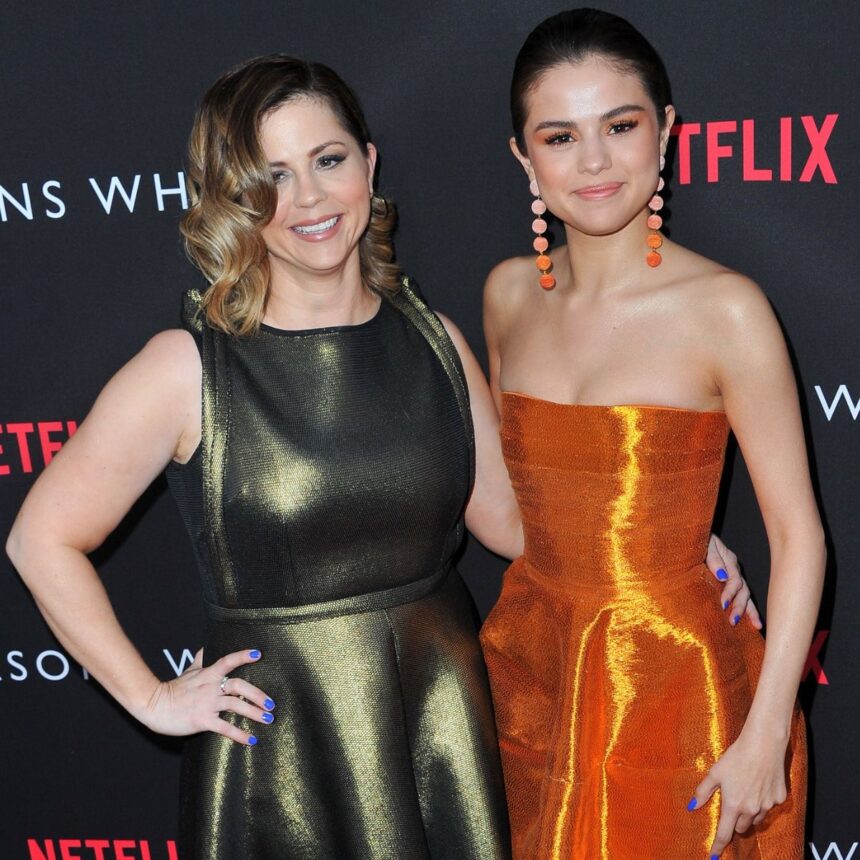 La mamma di Selena Gomez risponde al commento sulla discordia con le figlie