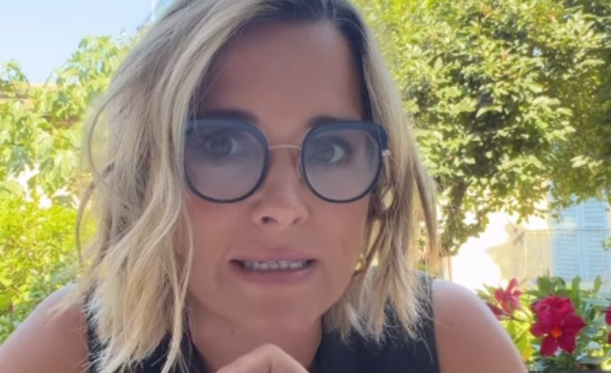 “Sto per partire”: Francesca Barra rompe il silenzio e parte per un viaggio speciale dopo la morte del padre - Gossip.it