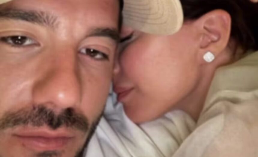 Andrea Delogu è una “Ragazza fortunata”, il tenero scatto insieme al fidanzato Alessandro Marziali - Gossip.it