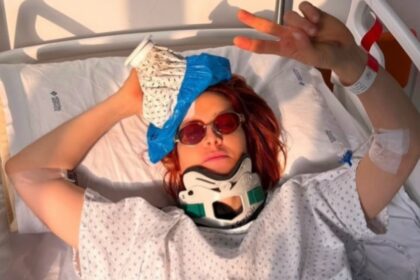 Noemi cade dal palco, la corsa in ospedale: ecco come sta la cantante - Gossip.it