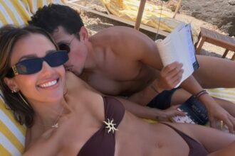 Jessica Alba con il giovane fidanzato in vacanza in Toscana