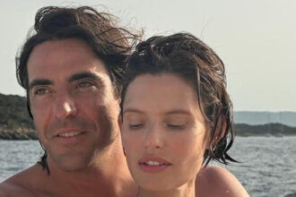 “Da allora non ci siamo più lasciati”: Bianca Balti celebra l’annivesario d’amore col fidanzato Alessandro Cutrera - Gossip.it