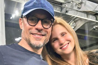 Stefano Accorsi diventa padre per la quinta volta, la moglie Bianca Vitali è incinta: annuncio con foto - Gossip.it