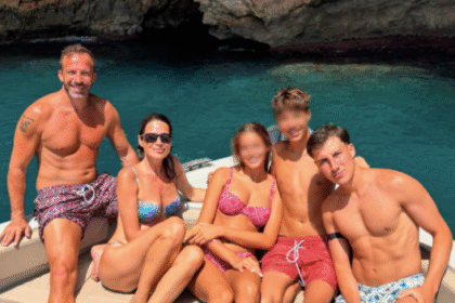 Alessandro Del Piero condivide le rare foto della vacanza in famiglia in Spagna: guarda - Gossip.it