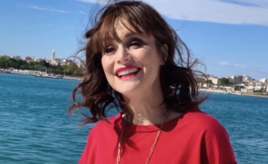 “Non sono una suora”: Lorena Bianchetti svela il suo “animo rock” e parla di quella volta in cui fu salvata dalla polizia - Gossip.it