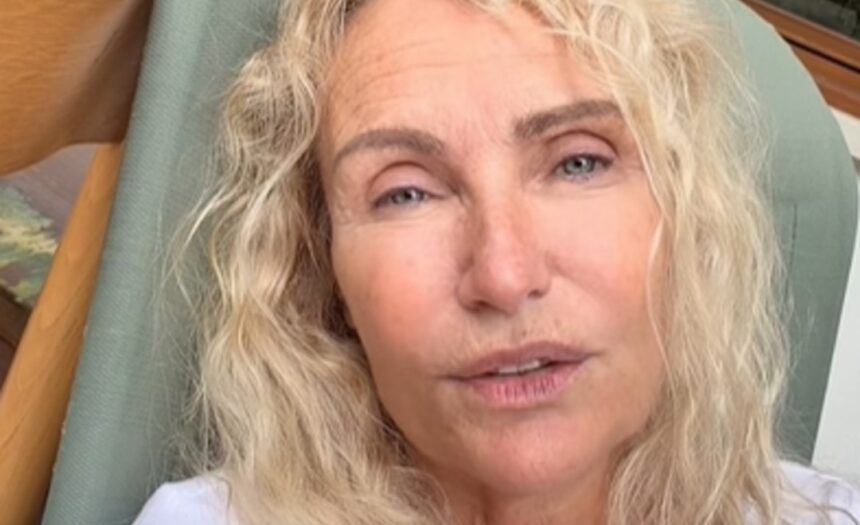 “Sei vecchia, ritirati!”: Licia Colò contro gli attacchi che riceve sui social dai leoni da tastiera - Gossip.it
