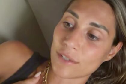 Beatrice Valli, la figlia Matilde cade dalle scale e la corsa in ospedale: “Completamente tutto rotto e aperto” - Gossip.it