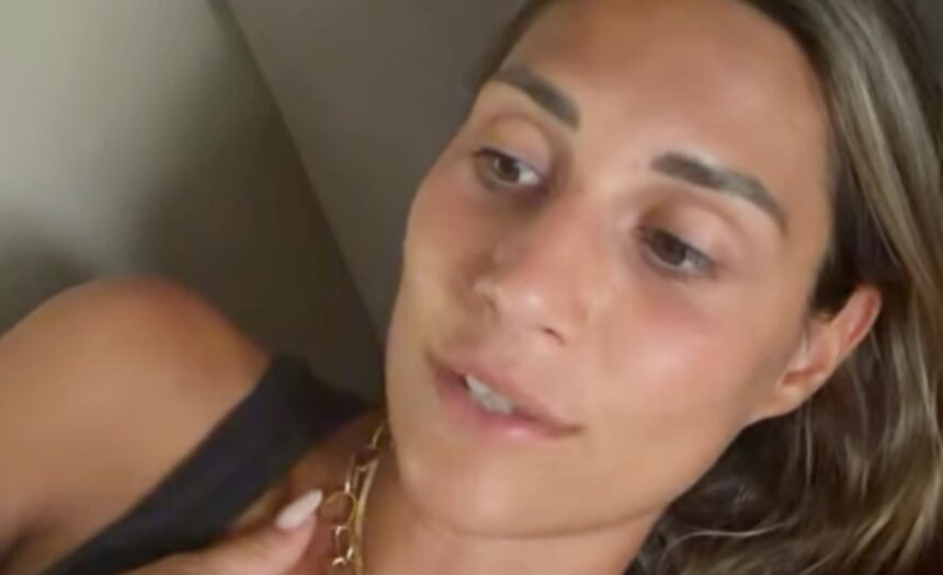 Beatrice Valli, la figlia Matilde cade dalle scale e la corsa in ospedale: “Completamente tutto rotto e aperto” - Gossip.it