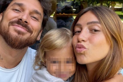 Andrea Cerioli sulle Dolomiti con la moglie incinta e la piccola Allegra: il pancino cresce - Gossip.it