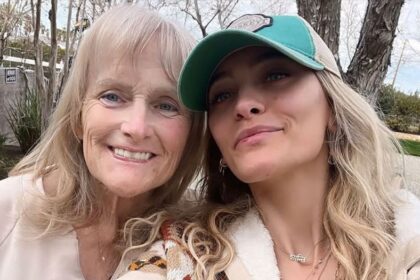 “Lei era in soggiorno”: Paris Jackson, figlia di Michael, racconta il primo incontro con sua madre Debbie quando aveva 15 anni - Gossip.it