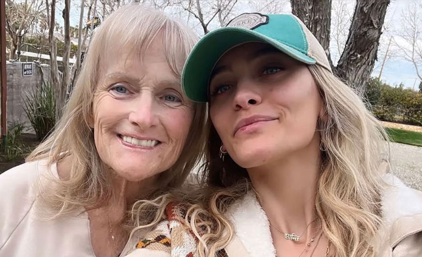 “Lei era in soggiorno”: Paris Jackson, figlia di Michael, racconta il primo incontro con sua madre Debbie quando aveva 15 anni - Gossip.it